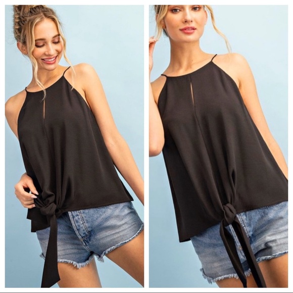 Tops - 🛍NEW! Front Tie Top in Black!
